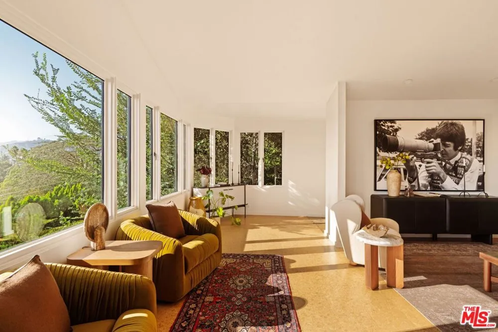 4016 Cumberland Avenue Los Angeles, CA 90027