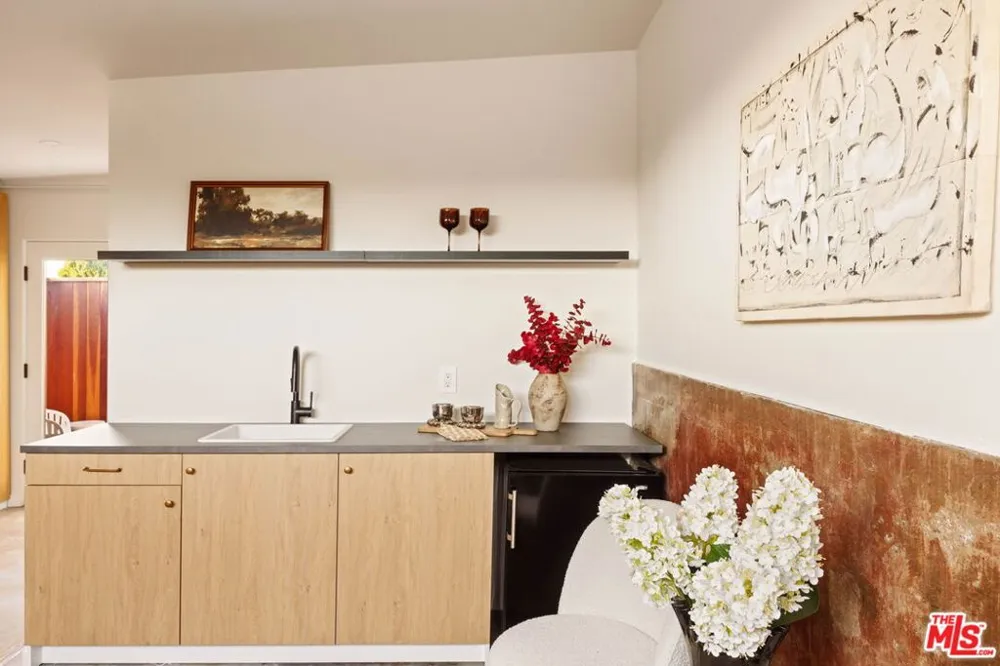 4016 Cumberland Avenue Los Angeles, CA 90027
