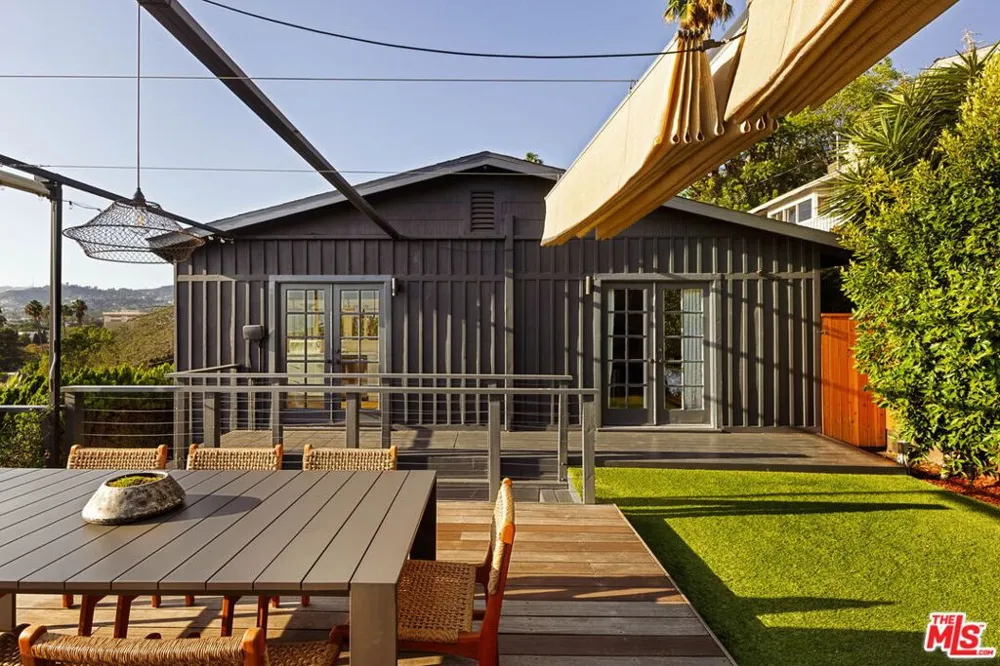 4016 Cumberland Avenue Los Angeles, CA 90027