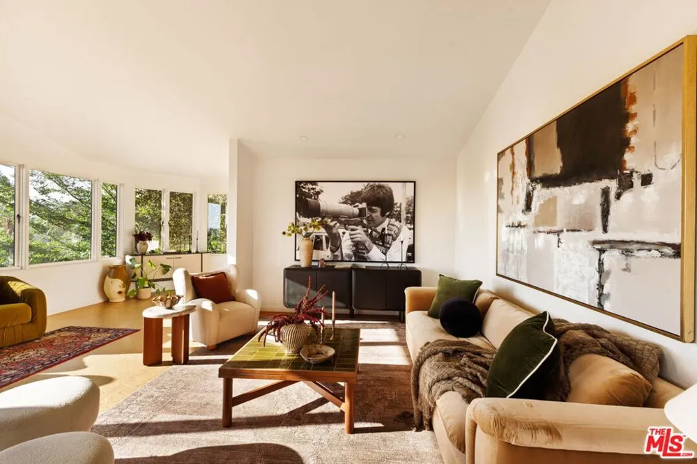 4016 Cumberland Avenue Los Angeles, CA 90027