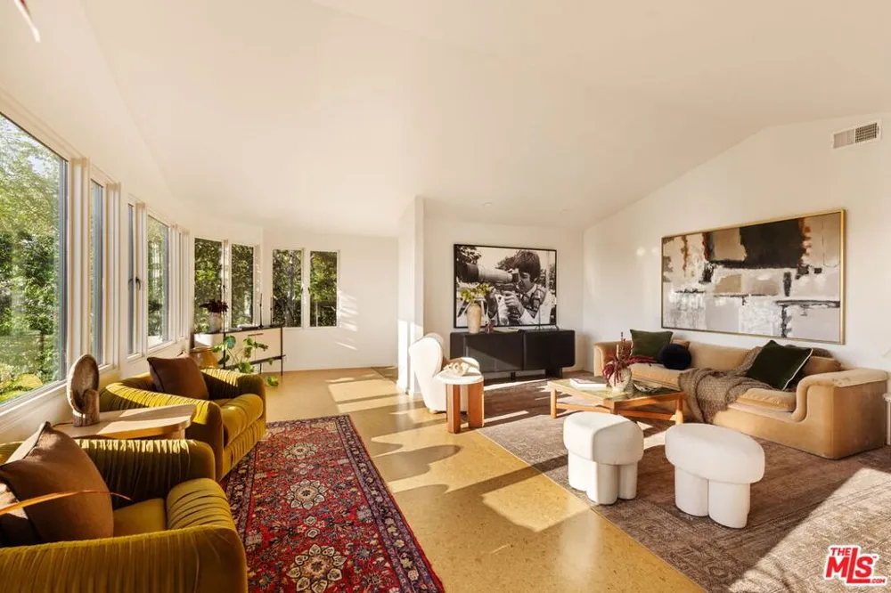 4016 Cumberland Avenue Los Angeles, CA 90027
