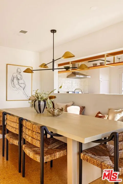 4016 Cumberland Avenue Los Angeles, CA 90027