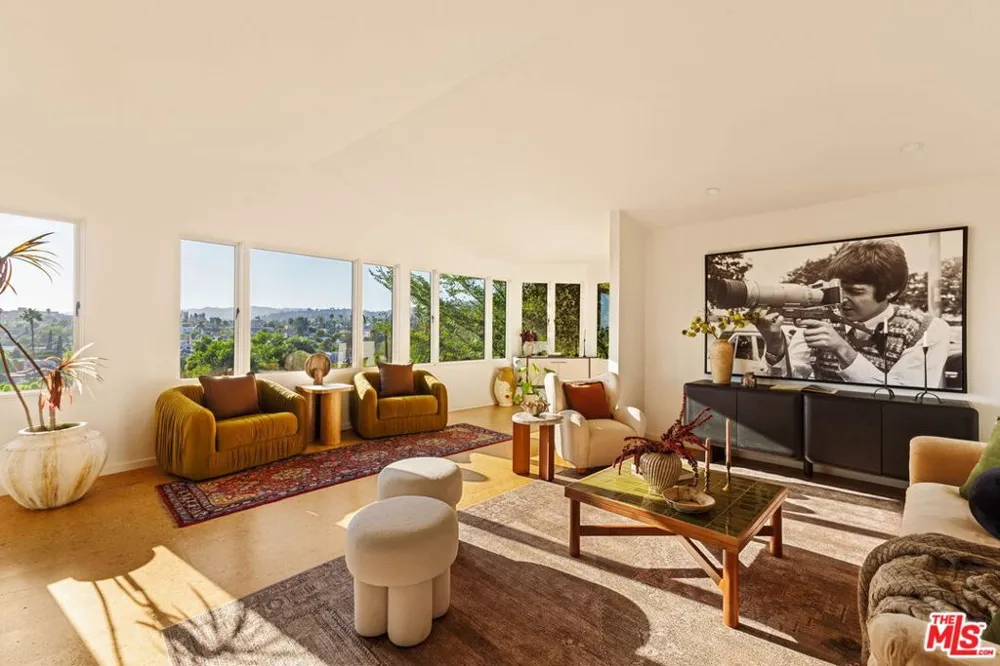 4016 Cumberland Avenue Los Angeles, CA 90027