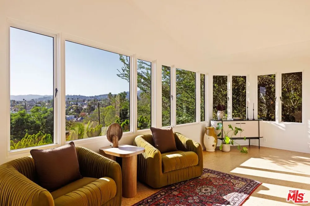 4016 Cumberland Avenue Los Angeles, CA 90027