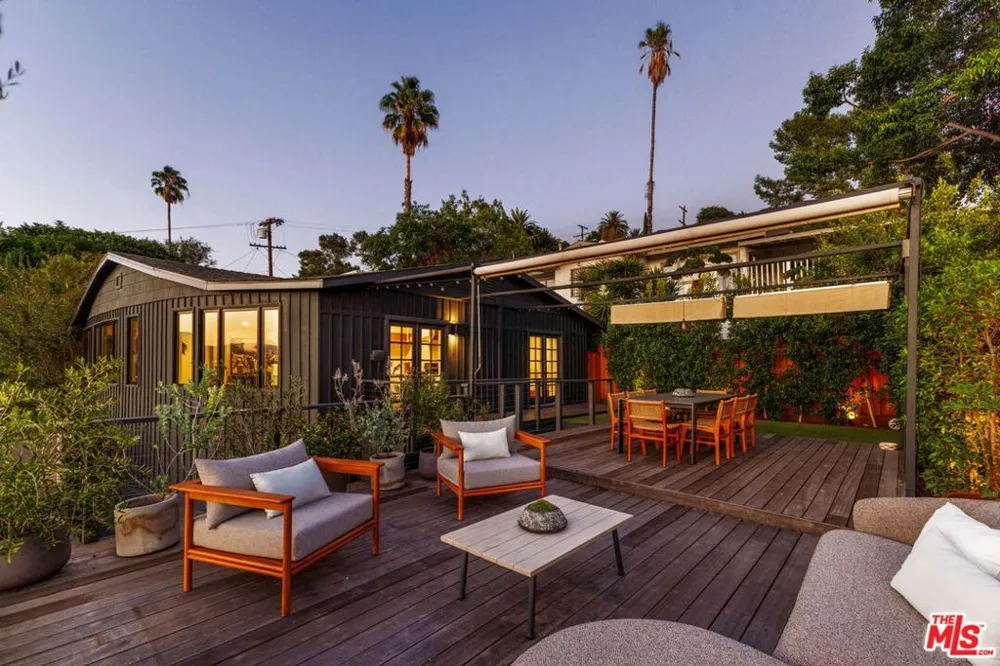 4016 Cumberland Avenue Los Angeles, CA 90027