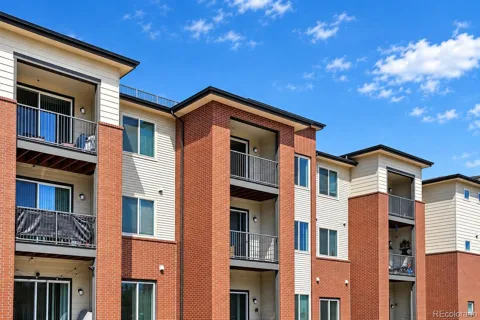 14351 E Tennessee Avenue #305