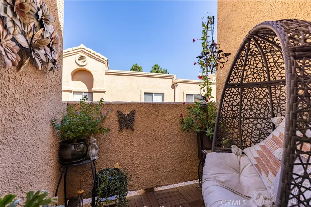 18844 Vista Del Canon #G Newhall, CA 91321
