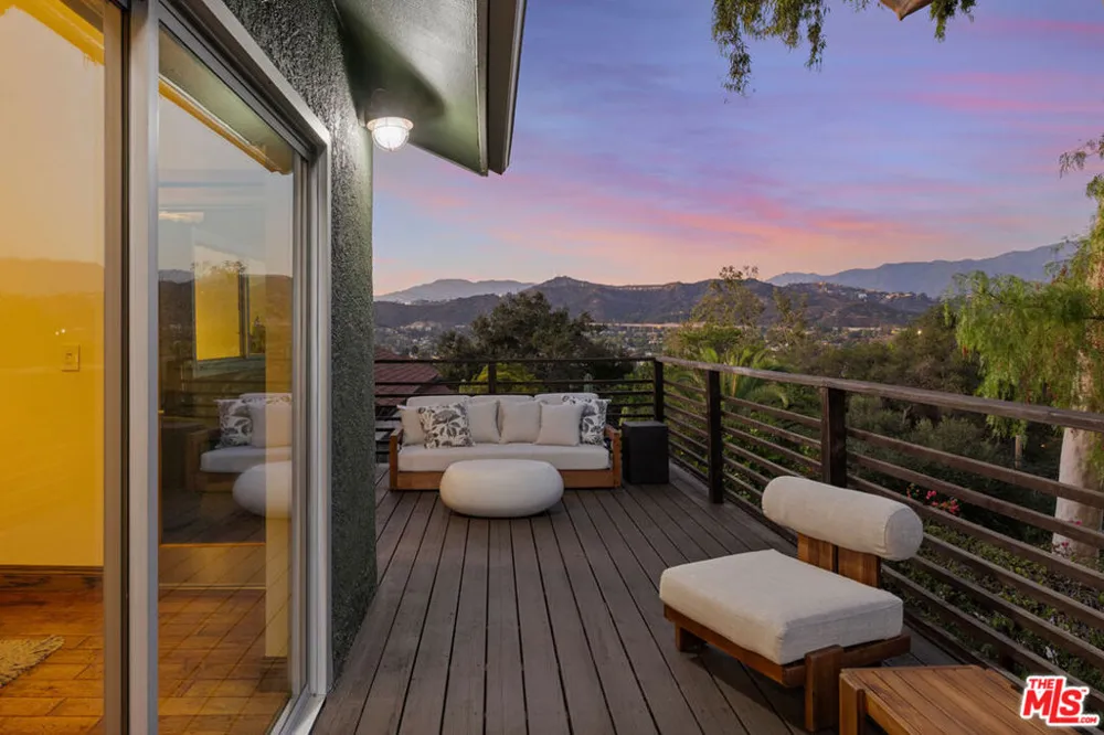 853 Tipton Terrace Los Angeles, CA 90042