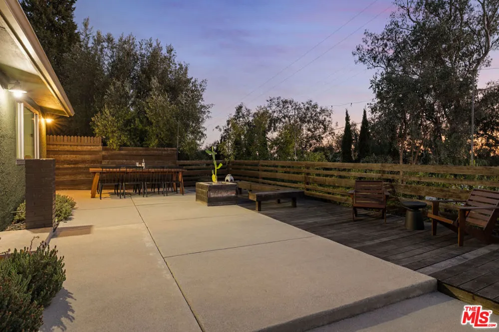 853 Tipton Terrace Los Angeles, CA 90042