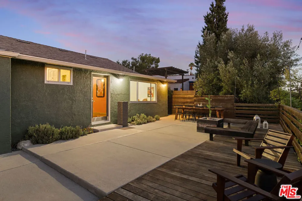 853 Tipton Terrace Los Angeles, CA 90042