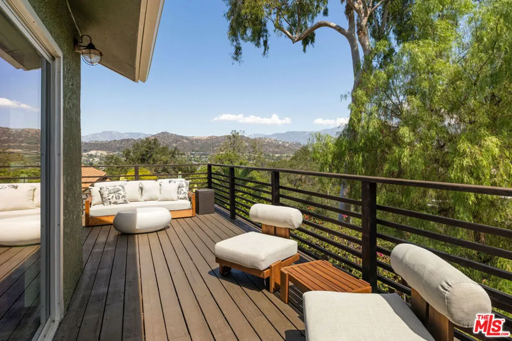 853 Tipton Terrace Los Angeles, CA 90042