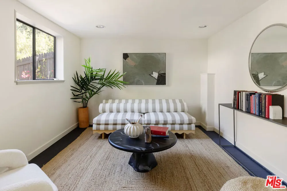 853 Tipton Terrace Los Angeles, CA 90042
