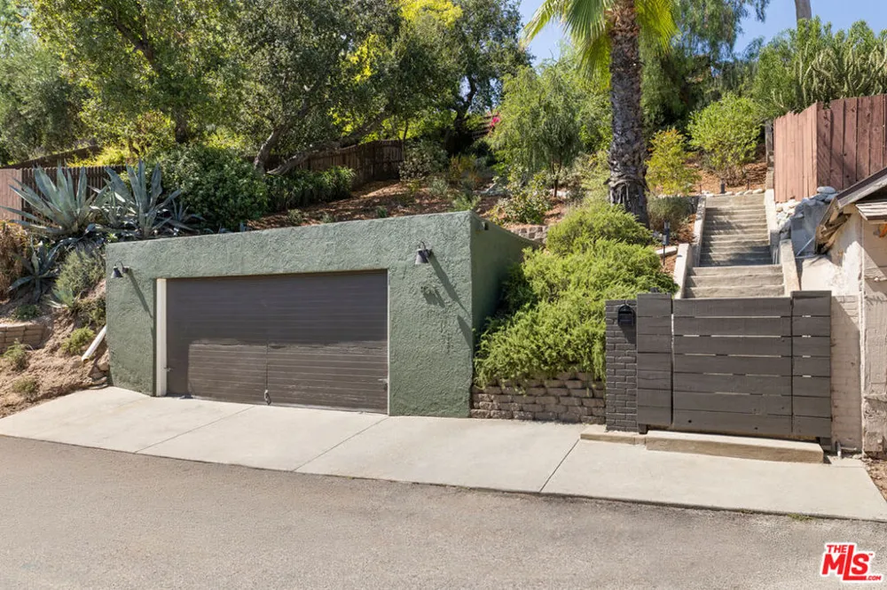853 Tipton Terrace Los Angeles, CA 90042