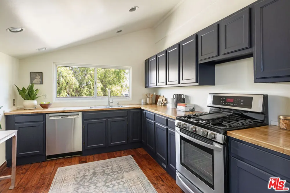 853 Tipton Terrace Los Angeles, CA 90042