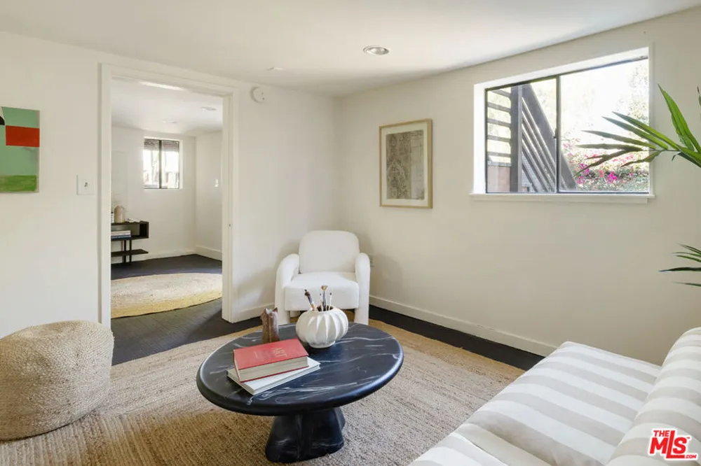 853 Tipton Terrace Los Angeles, CA 90042