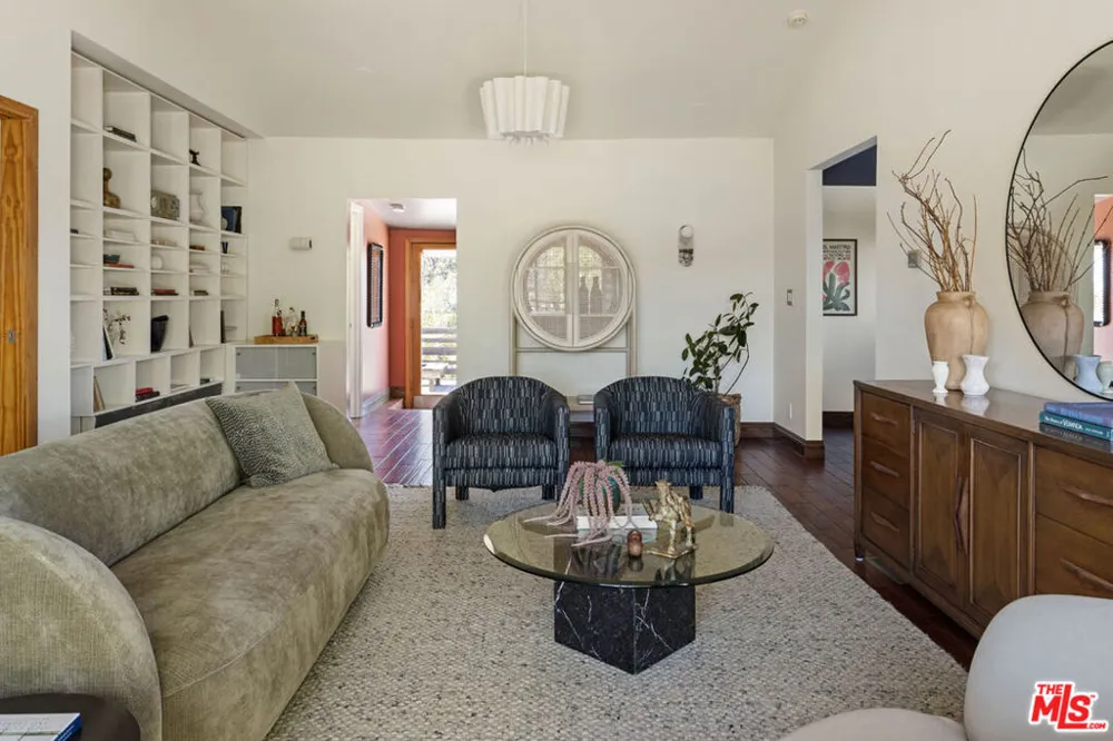 853 Tipton Terrace Los Angeles, CA 90042