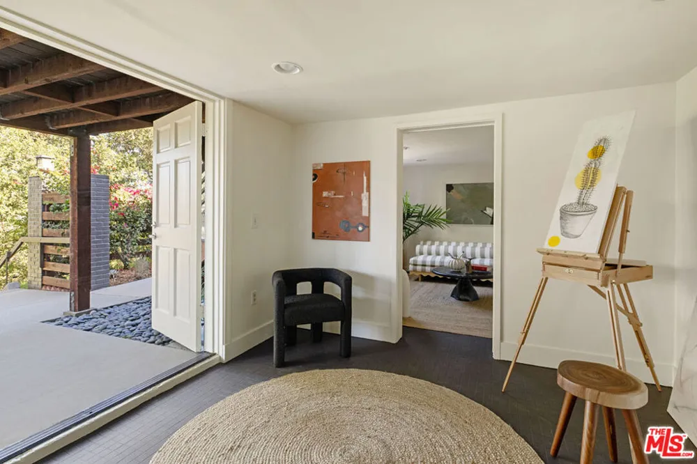 853 Tipton Terrace Los Angeles, CA 90042