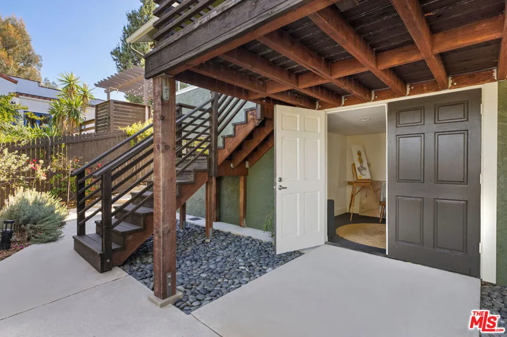 853 Tipton Terrace Los Angeles, CA 90042