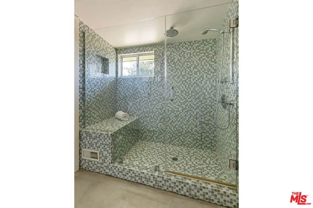 853 Tipton Terrace Los Angeles, CA 90042