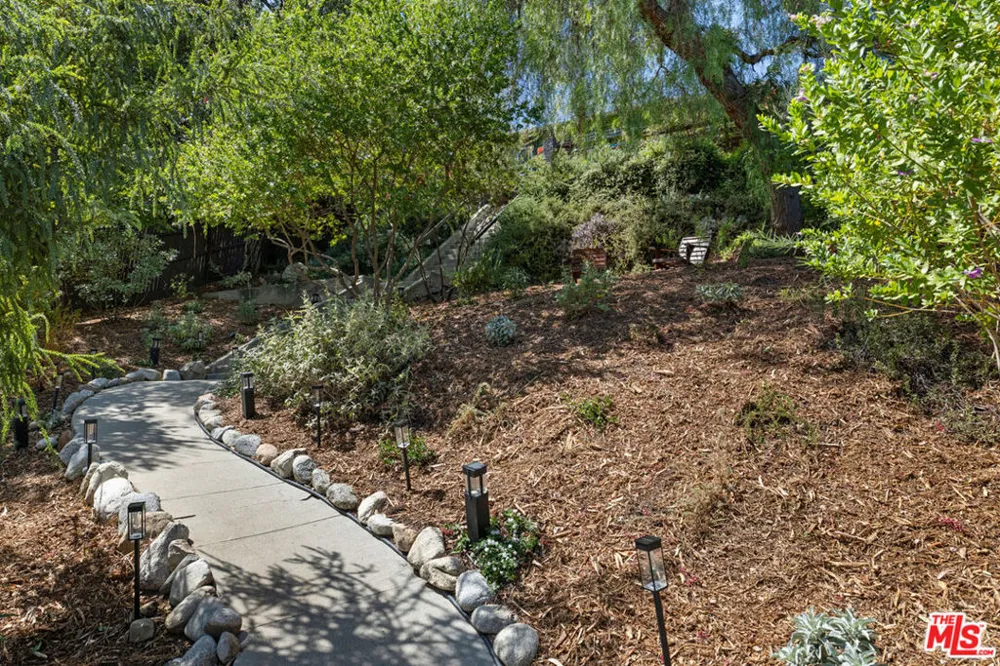 853 Tipton Terrace Los Angeles, CA 90042
