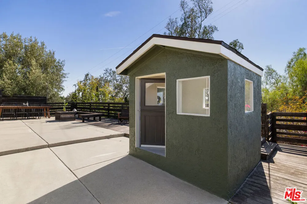 853 Tipton Terrace Los Angeles, CA 90042