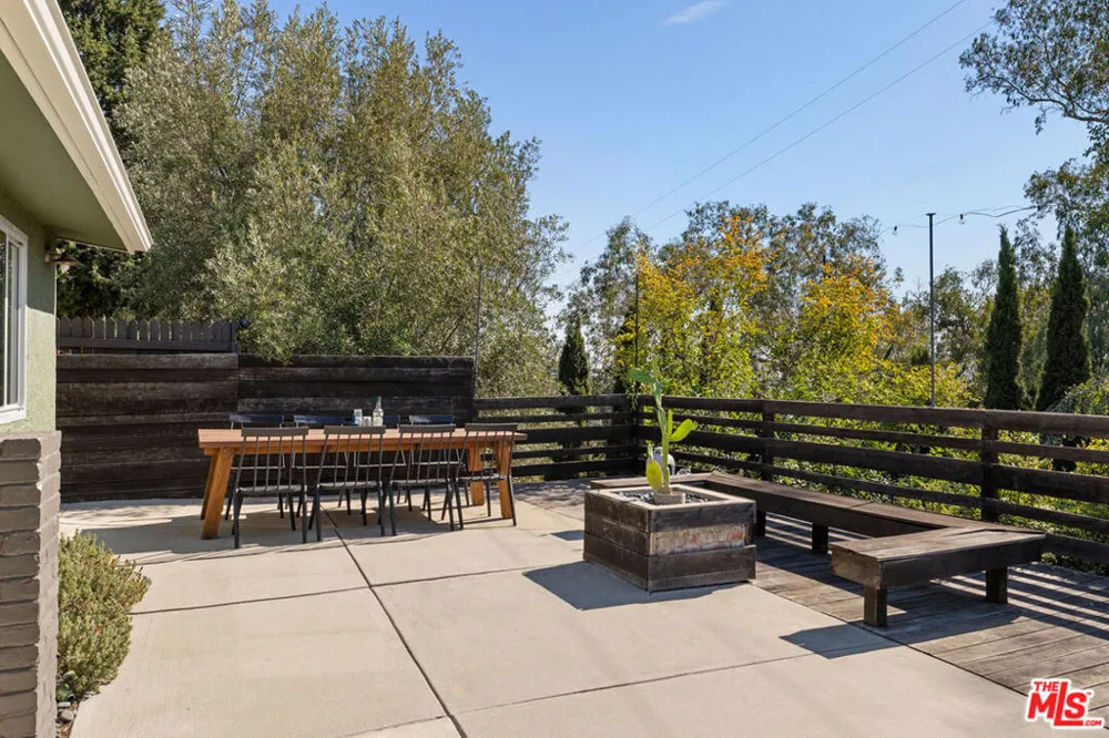 853 Tipton Terrace Los Angeles, CA 90042