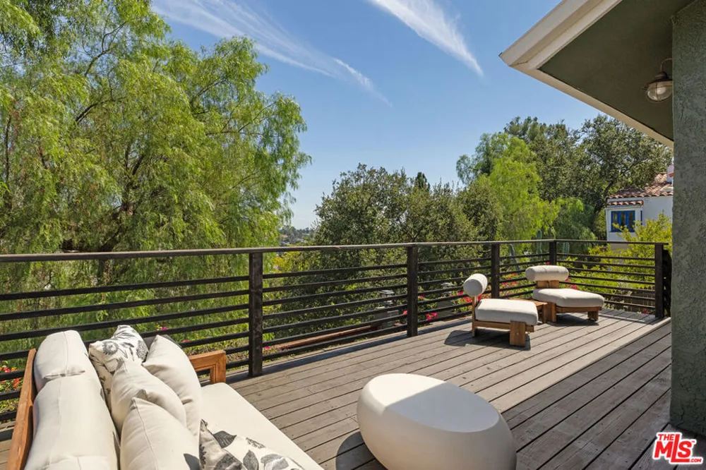 853 Tipton Terrace Los Angeles, CA 90042