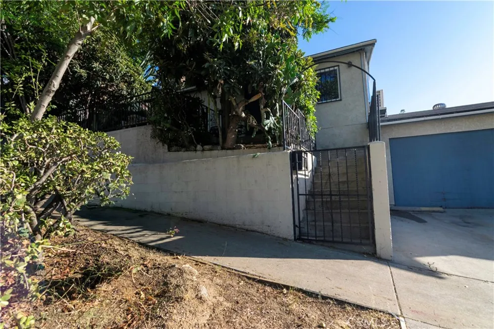 2410 Alcazar Street Los Angeles, CA 90033