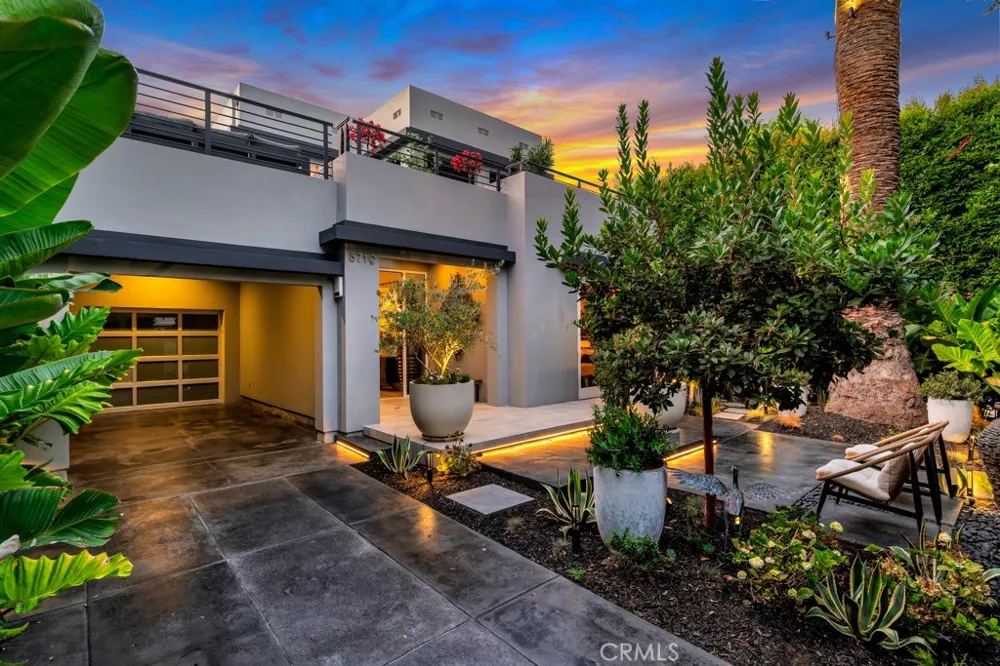 8719 Rosewood Avenue West Hollywood, CA 90048
