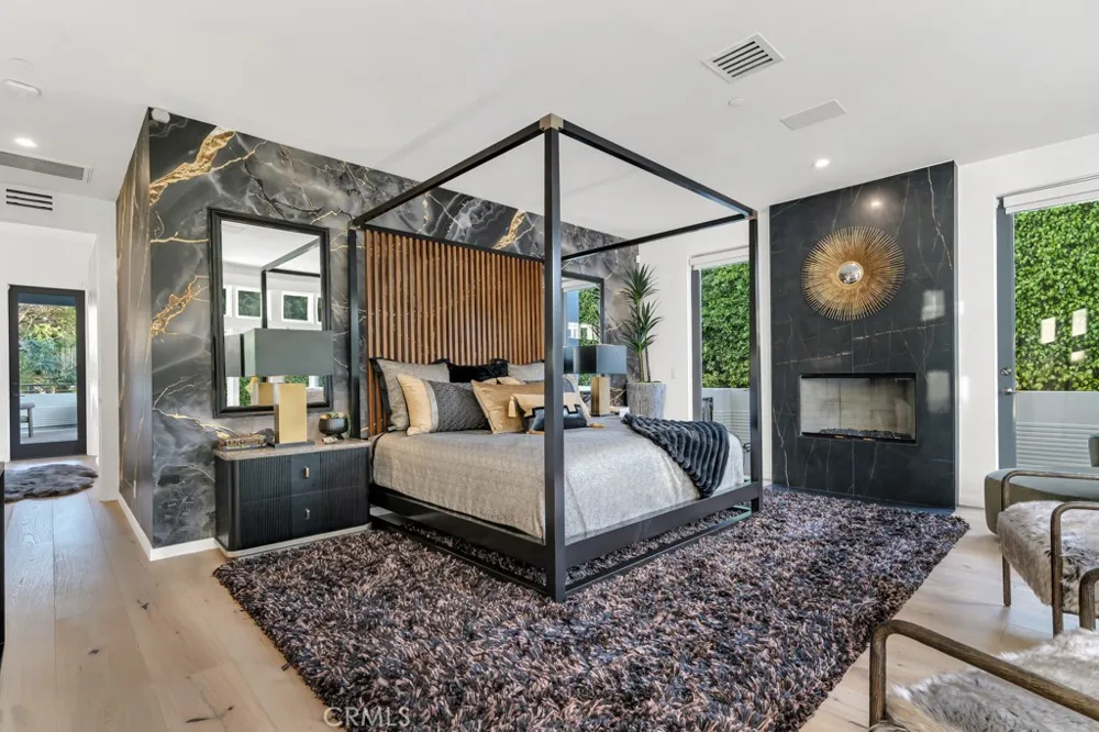 8719 Rosewood Avenue West Hollywood, CA 90048