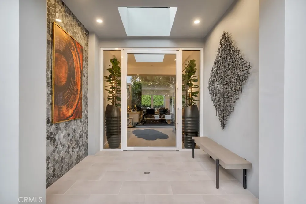 8719 Rosewood Avenue West Hollywood, CA 90048