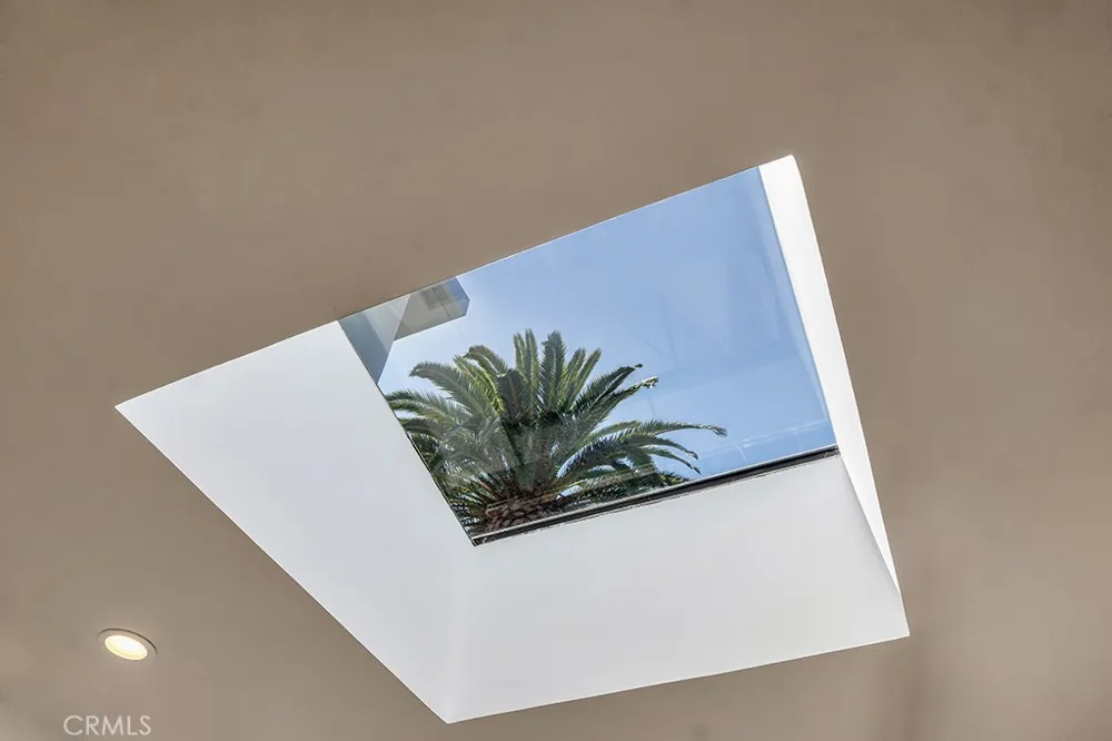 8719 Rosewood Avenue West Hollywood, CA 90048