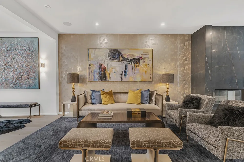 8719 Rosewood Avenue West Hollywood, CA 90048