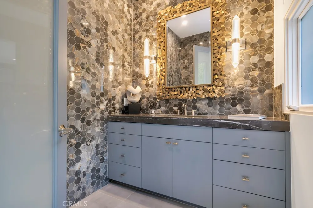 8719 Rosewood Avenue West Hollywood, CA 90048