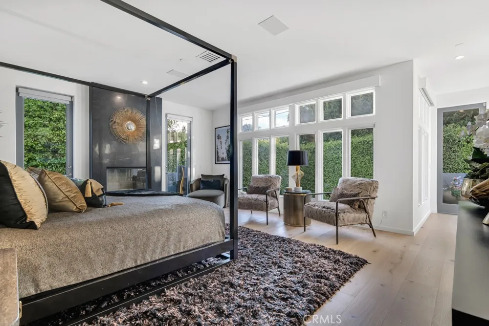 8719 Rosewood Avenue West Hollywood, CA 90048