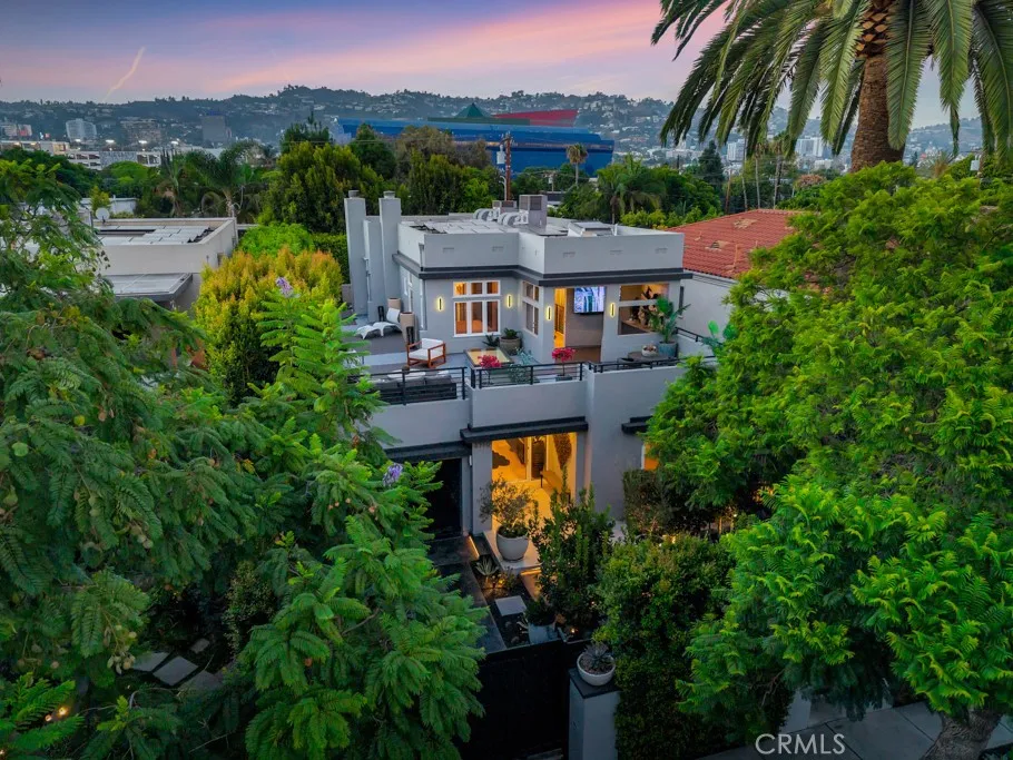 8719 Rosewood Avenue West Hollywood, CA 90048