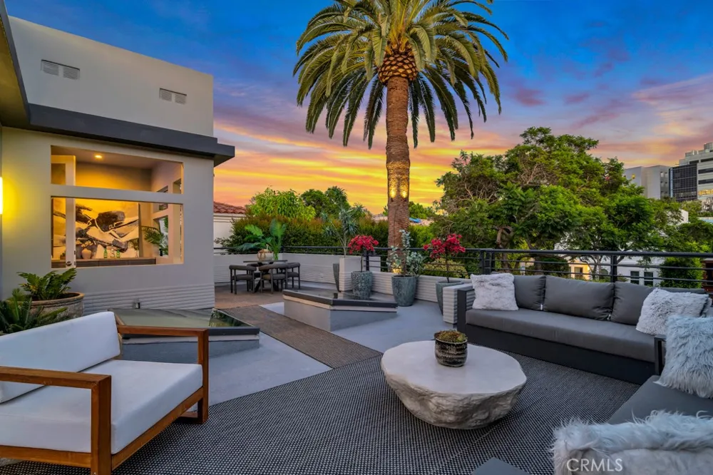 8719 Rosewood Avenue West Hollywood, CA 90048
