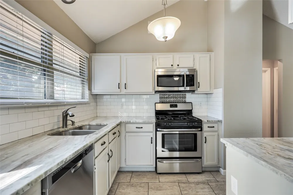 16712 VILLAGE OAK LOOP Austin, TX 78717