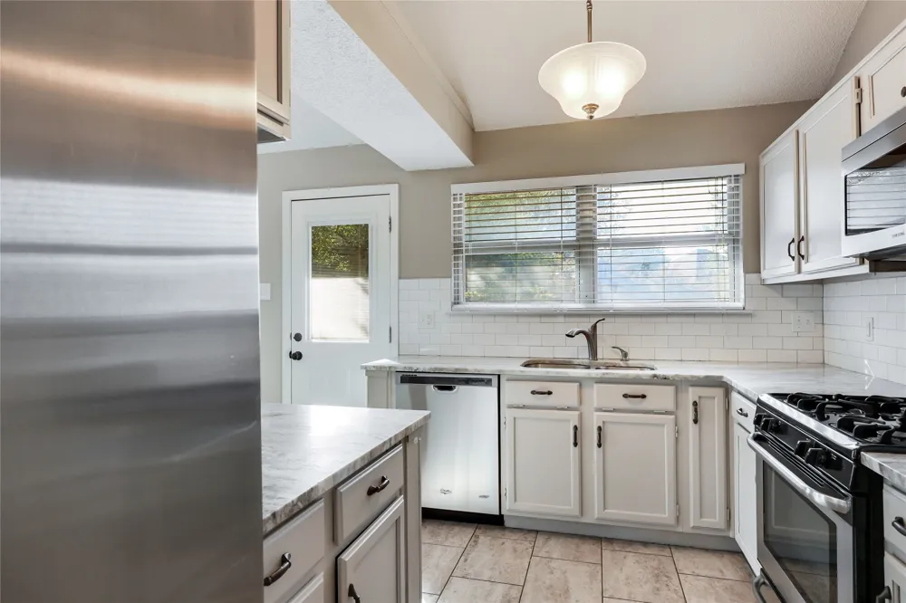 16712 VILLAGE OAK LOOP Austin, TX 78717