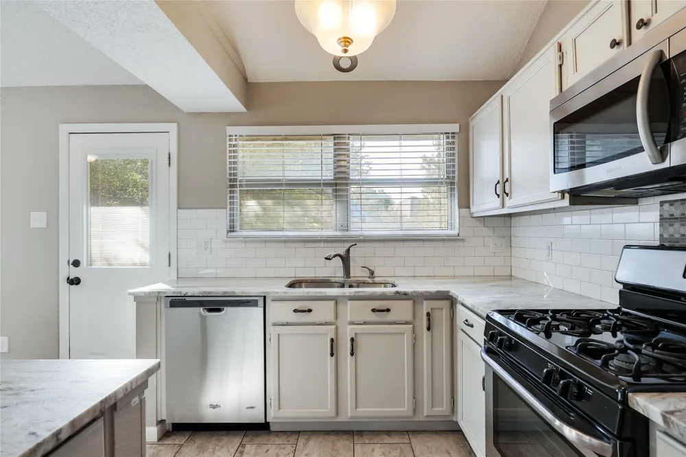 16712 VILLAGE OAK LOOP Austin, TX 78717