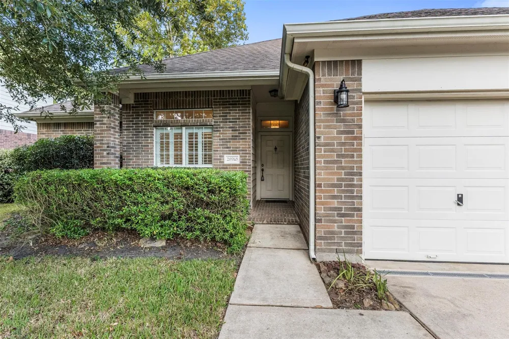 28910 Hidden Lake Court Magnolia, TX 77354