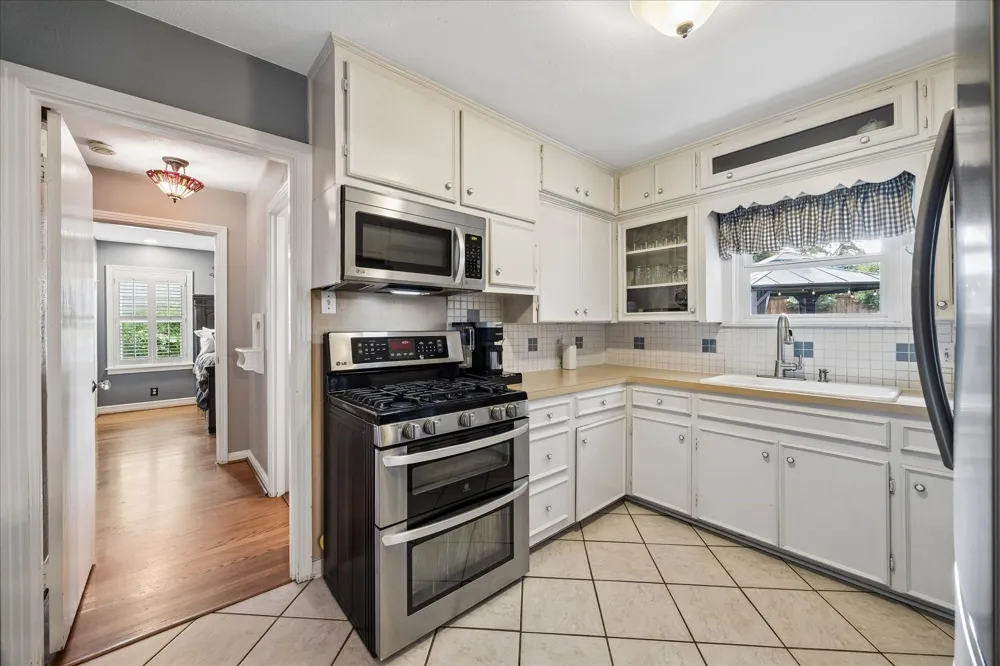 1611 Gardenia Drive Houston, TX 77018