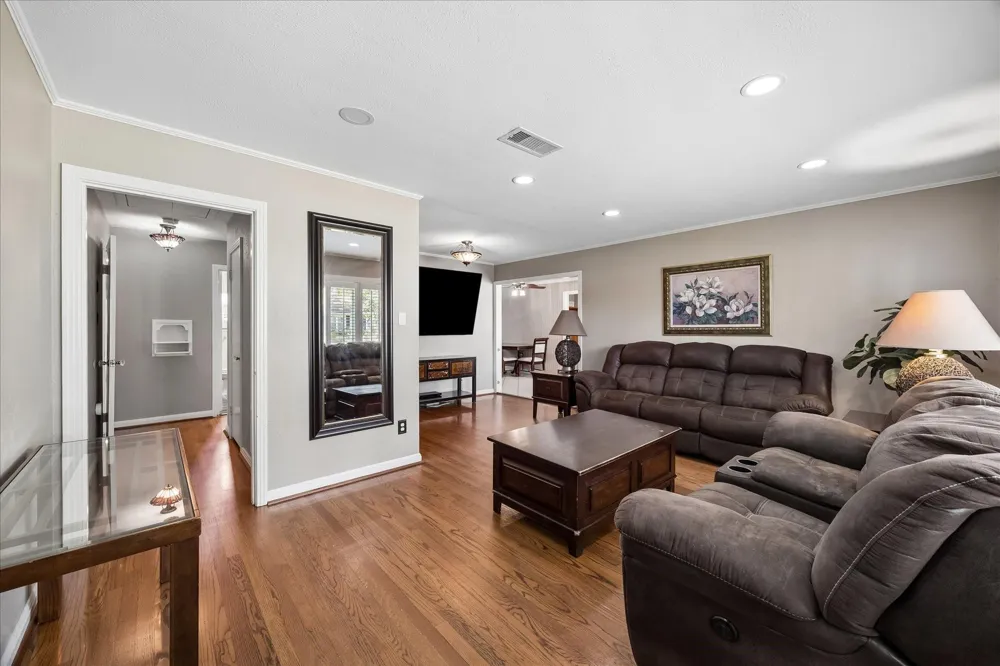 1611 Gardenia Drive Houston, TX 77018