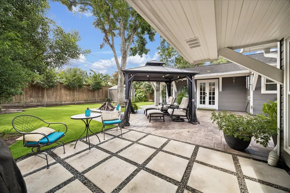 1611 Gardenia Drive Houston, TX 77018