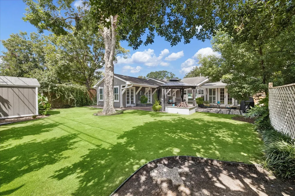 1611 Gardenia Drive Houston, TX 77018