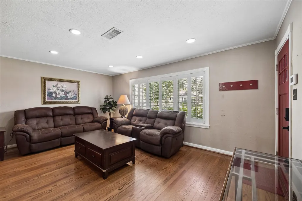 1611 Gardenia Drive Houston, TX 77018