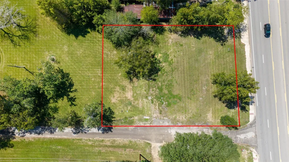 309 2nd Street Livingston, TX 77351