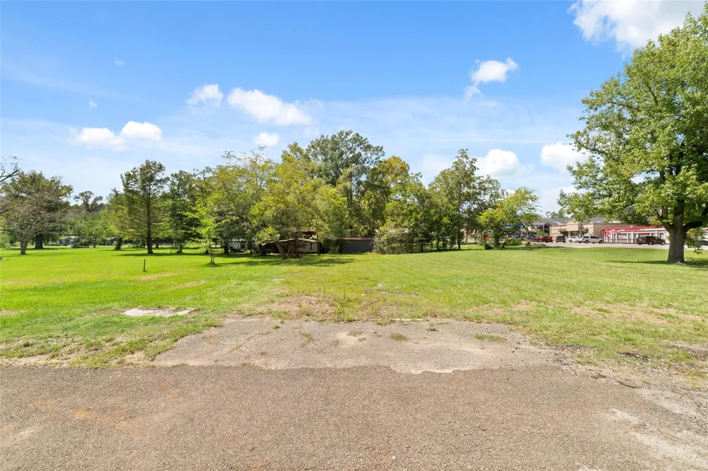 309 2nd Street Livingston, TX 77351