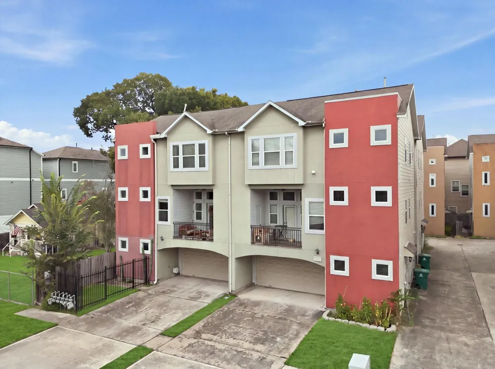 1147 W 24th Street #B Houston, TX 77008