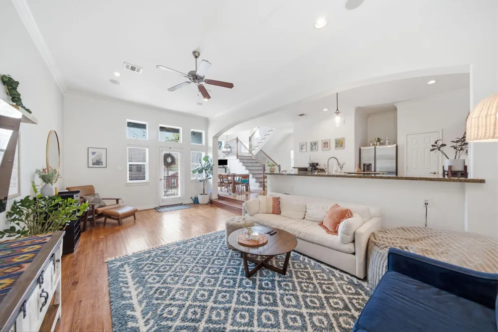 1147 W 24th Street #B Houston, TX 77008